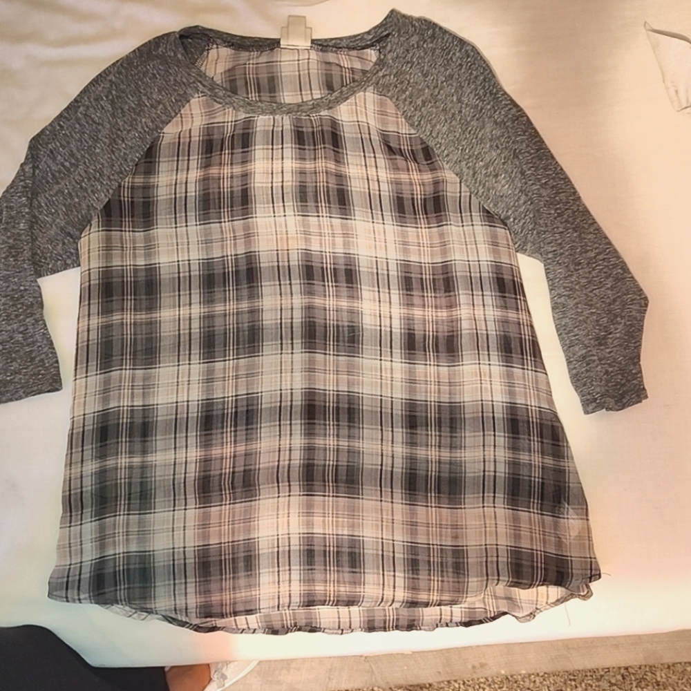 Gray and White Plaid Raglan Sleeve Top, MOSSIMO SUPPLY CO. XXL/TTG.